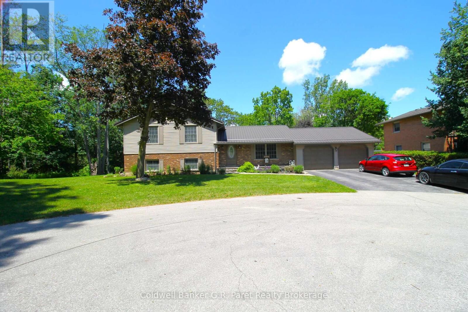 Property Photo: 28 Wellington Street West ON N0J 1R0