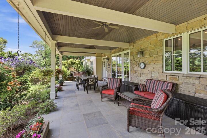 Property Photo:  811 Butter Street  SC 29356 