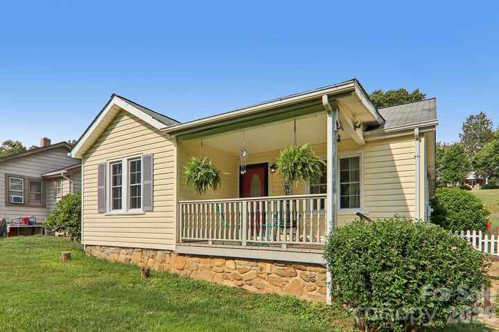 Property Photo:  120 Caring Place Loop  NC 28721 