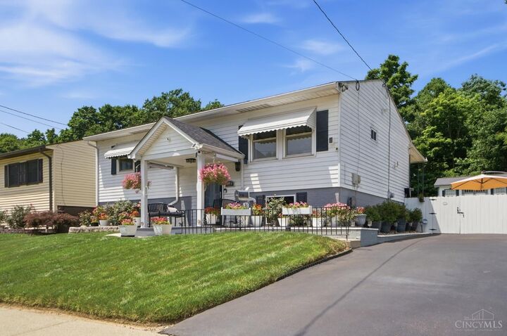 Property Photo:  2510 Berthbrook Drive  OH 45231 