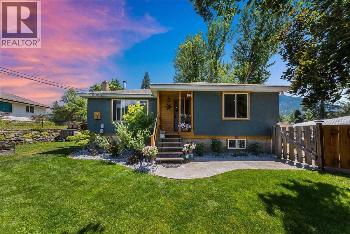 Property Photo:  526 12th Avenue  BC V0G 1G0 