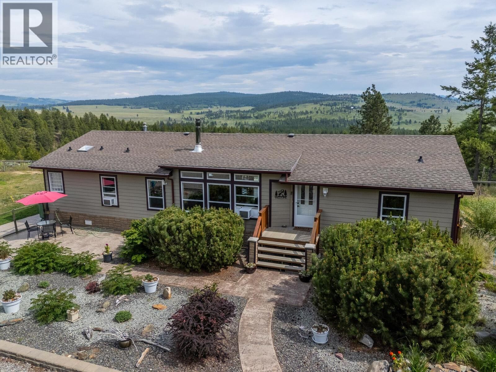 Property Photo: 38 Nine Mile Place BC V0H 1V6
