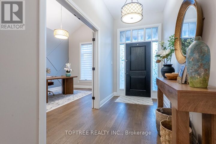 Property Photo: 2290 Torrey Pines Way 29 ON N6G 0N9
