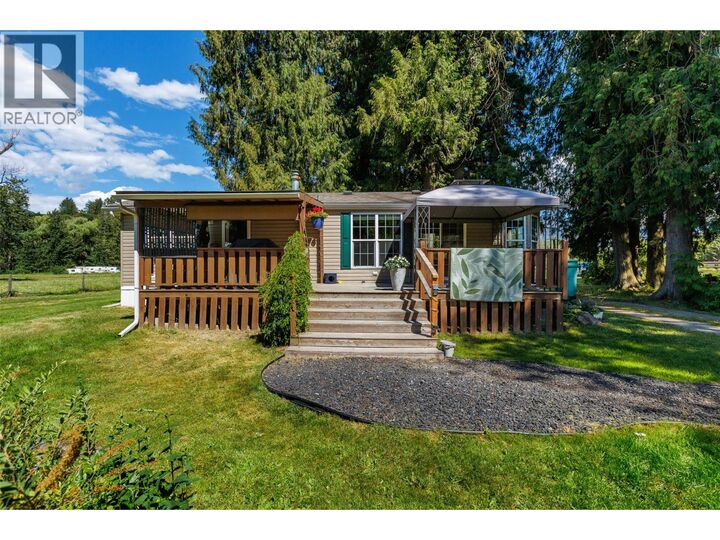 516 Goat River Road South — photo 1