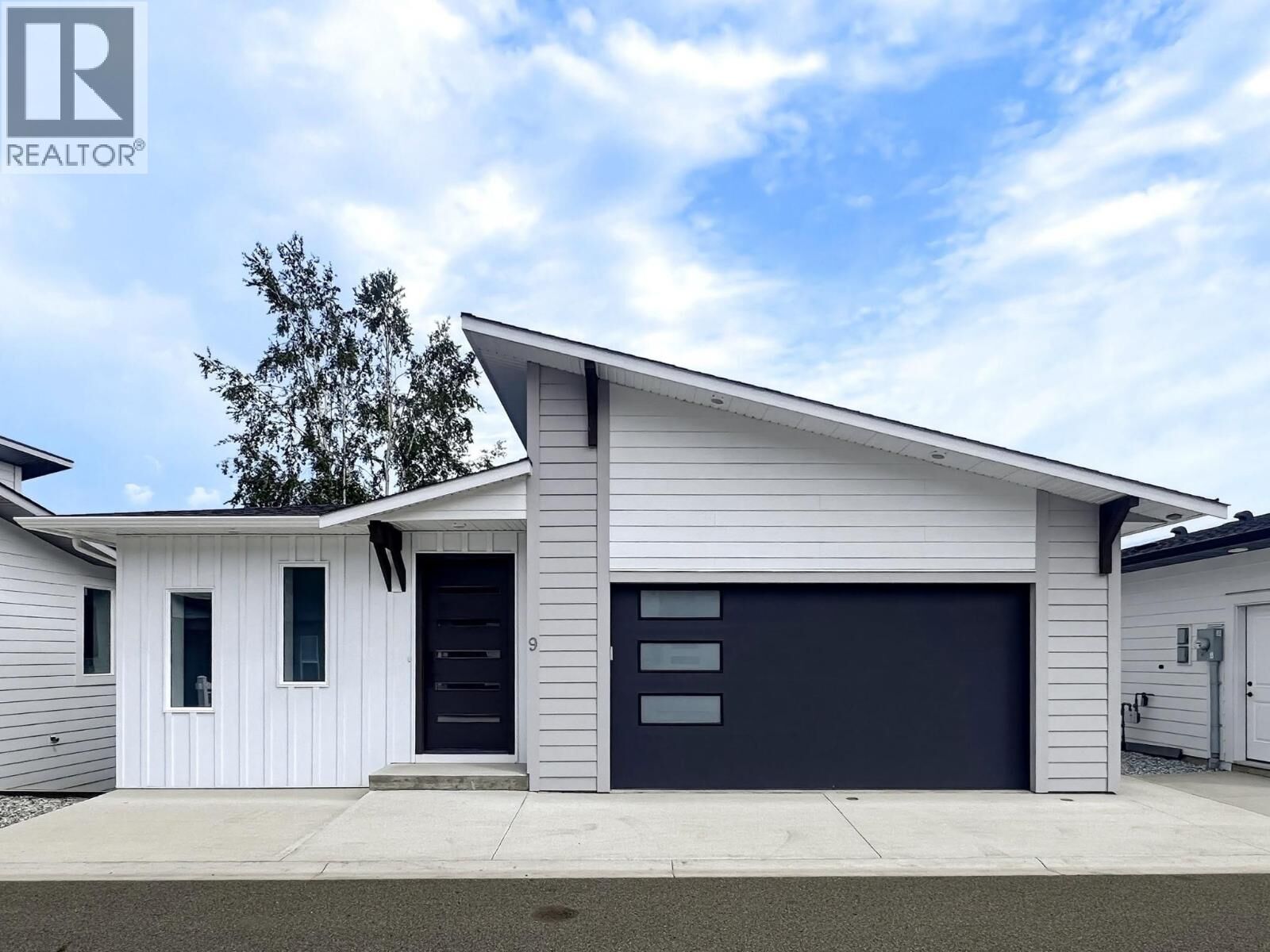 Property Photo: 1840 10 Street Southwest 9 BC V1E 0H2