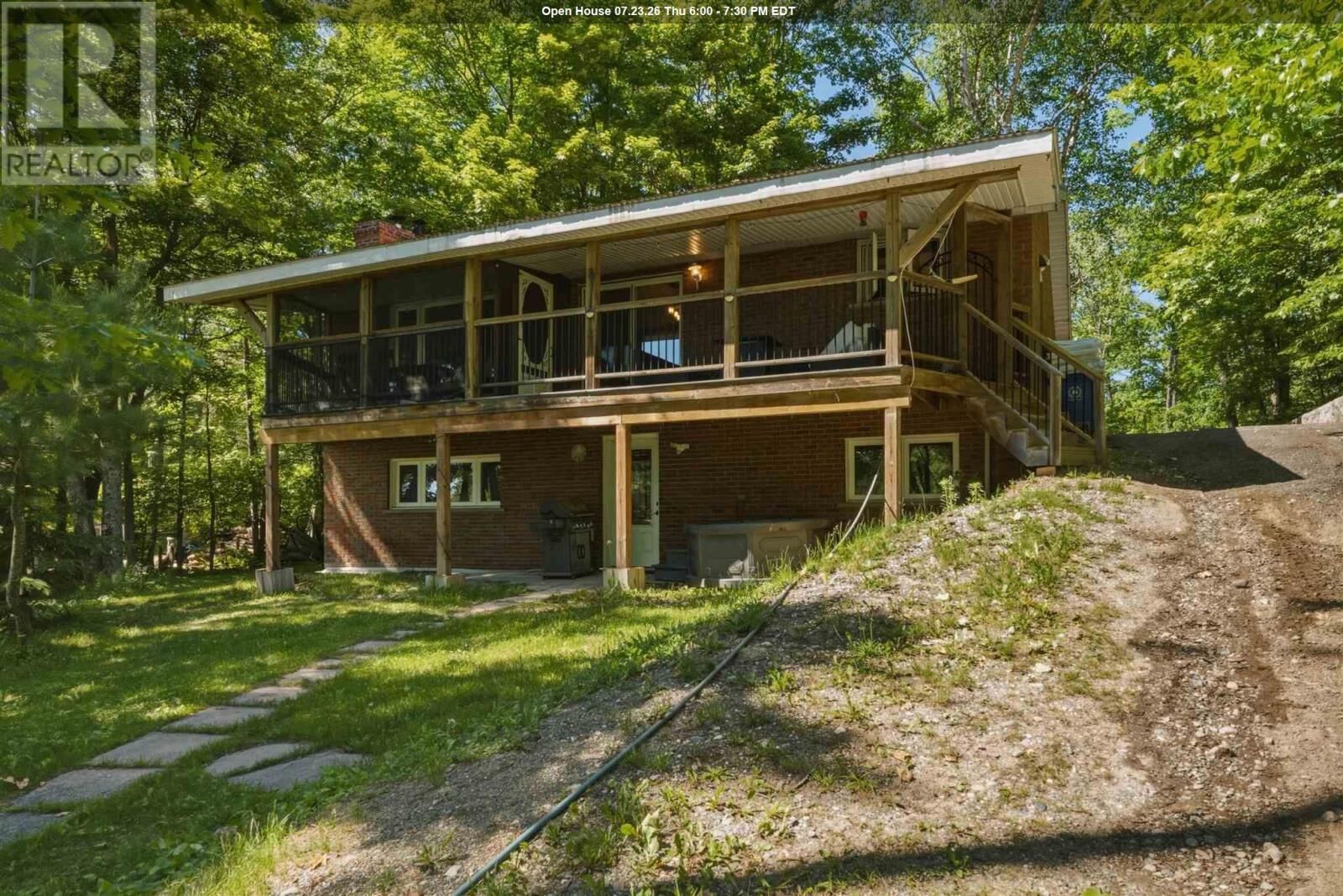 Photo de la propriété:  9 Cameron Rd  ON P6A 5K7 