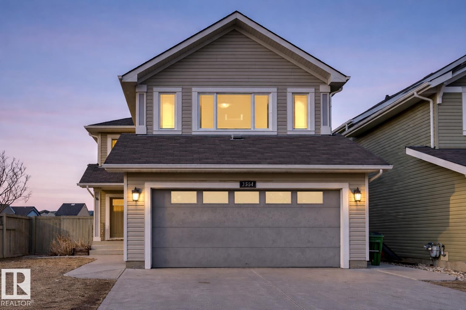 Property Photo:  1564 36 Avenue NW  AB T5P 0L9 