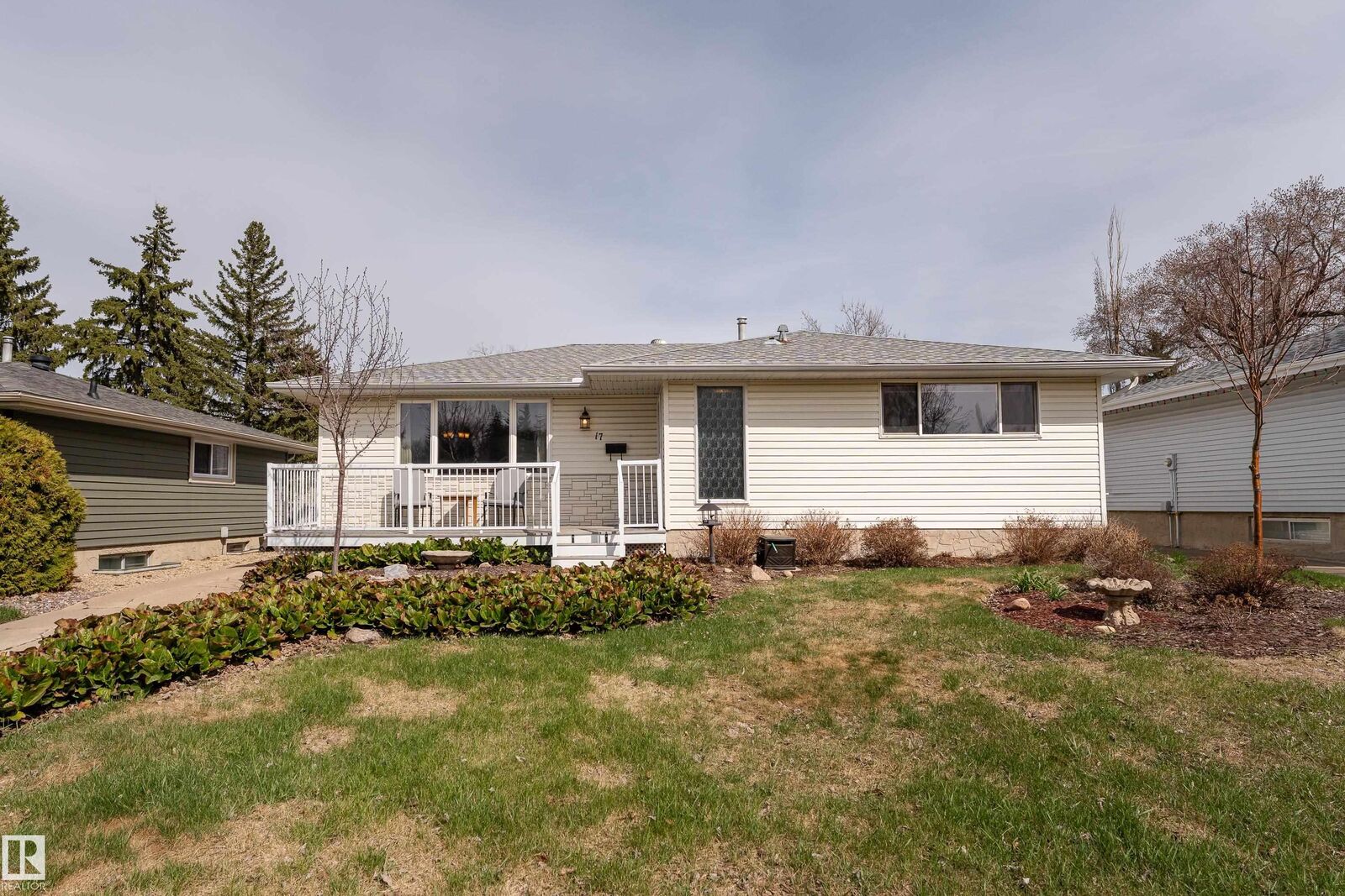 Property Photo: 17 Meredian Road AB T8A 0N5