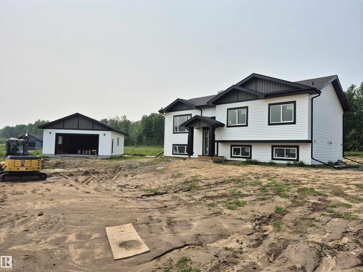 Property Photo:  55108 Range Road 15 401  AB T0E 1V0 