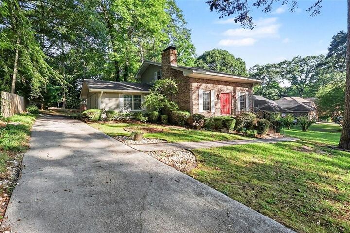 Property Photo: 3052 Riviera Drive NW GA 30012