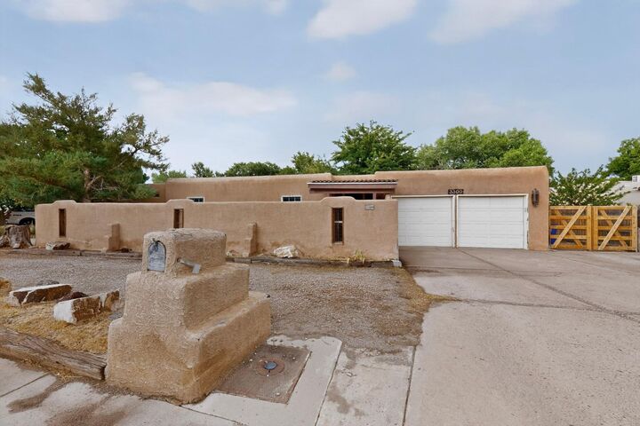 Property Photo:  3300 La Mancha Drive NW  NM 87104 