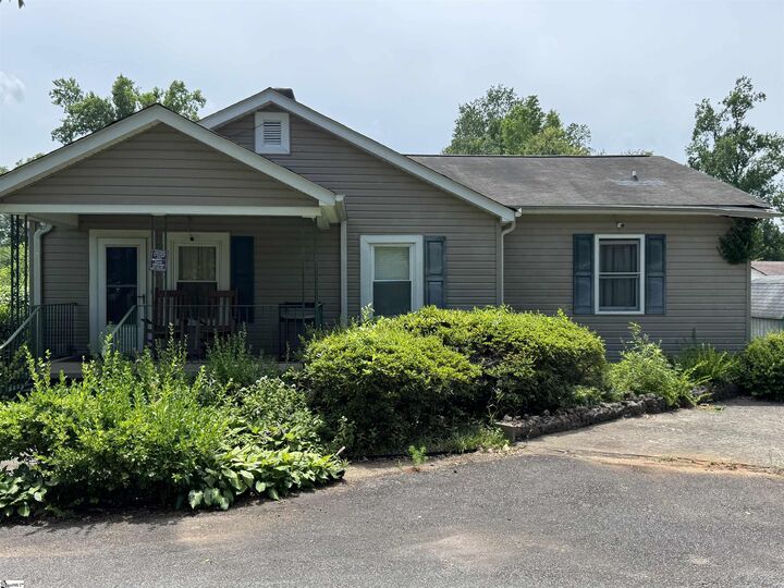 Property Photo:  302 West Road  SC 29690 