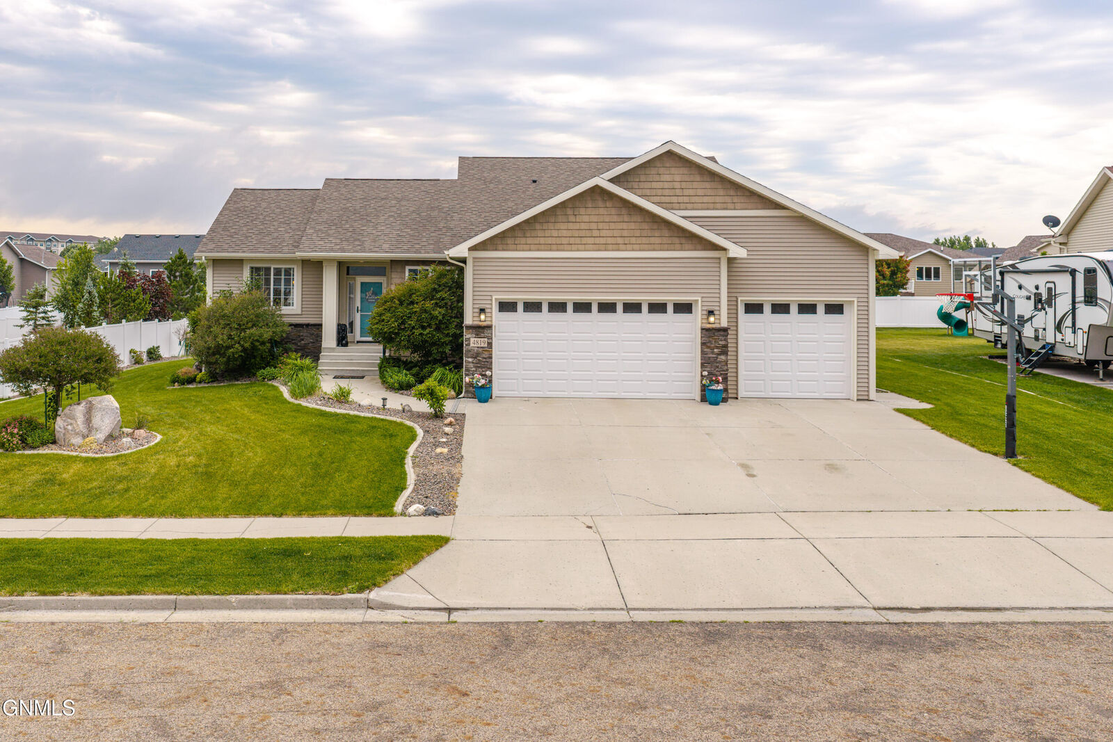 Property Photo:  4819 Feldspar Drive  ND 58503 