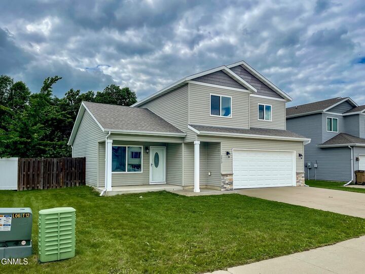 Property Photo:  3013 12th Street NW  ND 58703 