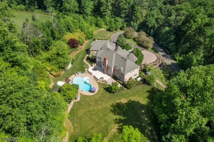 Property Photo:  7 Cobblefield Rd  NJ 07945 
