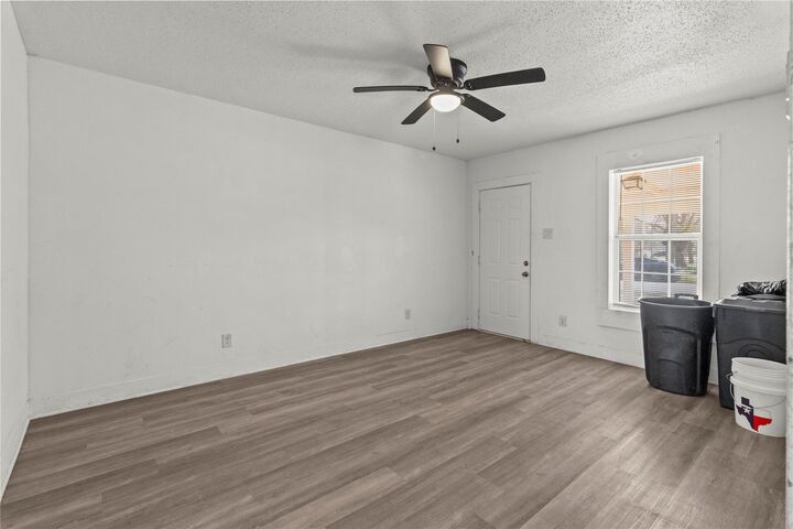 Property Photo: 319 E B Street TX 77571