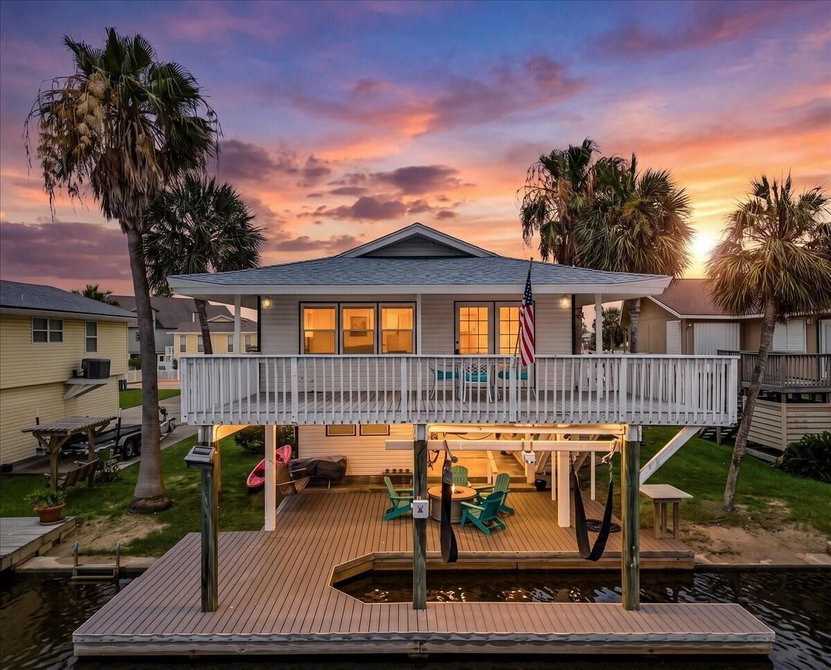 Property Photo:  4306 Spanish Main  TX 77554 