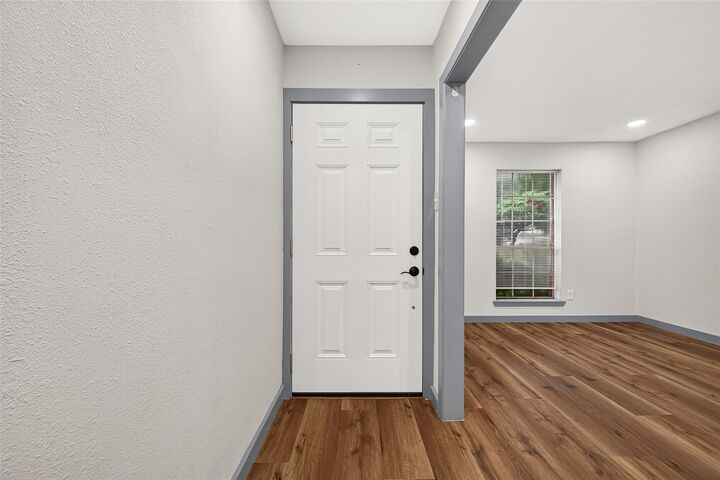 Property Photo: 3102 Knotty Oaks Trail TX 77045