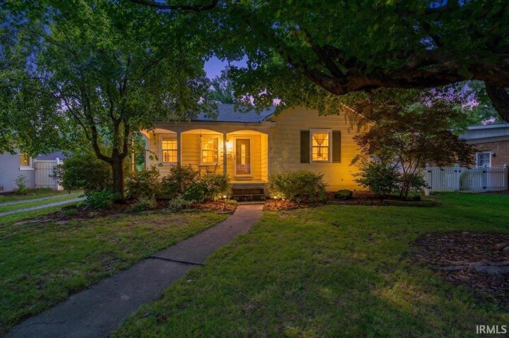 Property Photo:  2413 Bellemeade Avenue  IN 47714 