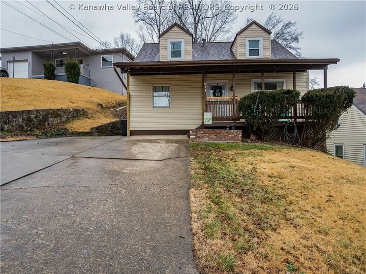 Property Photo: 871 S Washington Street WV 25177