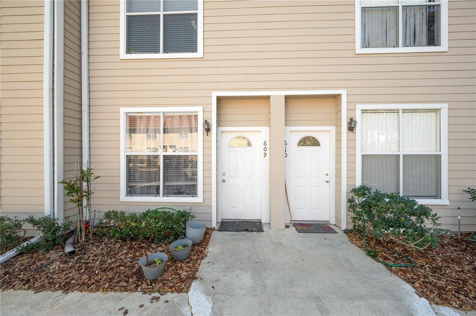 Property Photo: 3901 SW 20th Avenue 609 FL 32607