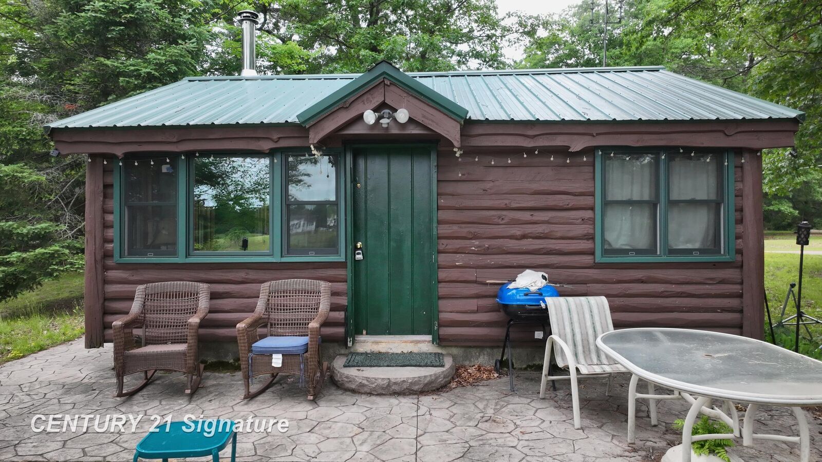 Property Photo:  751 E Long Lake Drive  MI 48625 