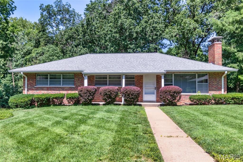 Property Photo: 3 Creekside Lane MO 63141