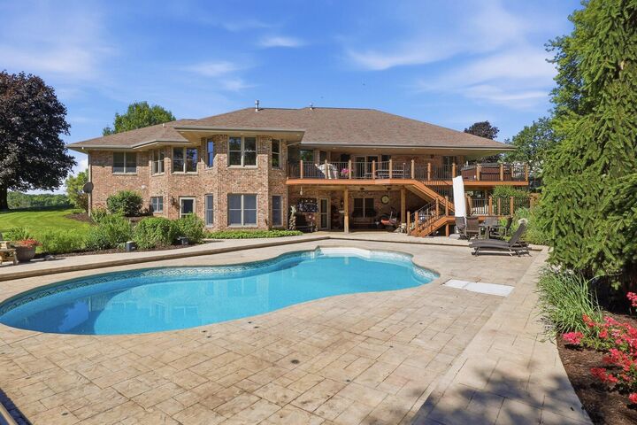 Property Photo:  9325 E Six Corners Rd  WI 53563 