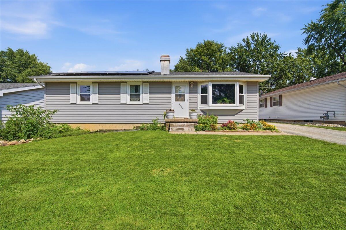 Property Photo: 1225 Rutledge Road IL 61704