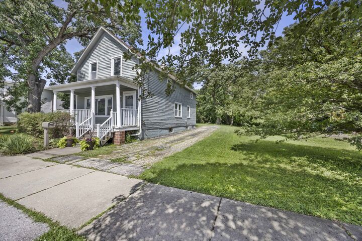 Property Photo: 14329 S Beacon Avenue IL 60462