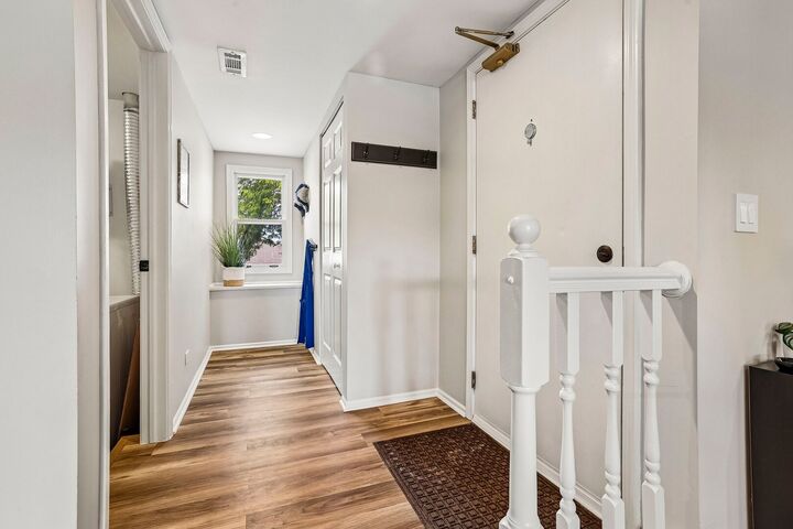 Property Photo: 1307 Cromwell Court 1307 IL 60061