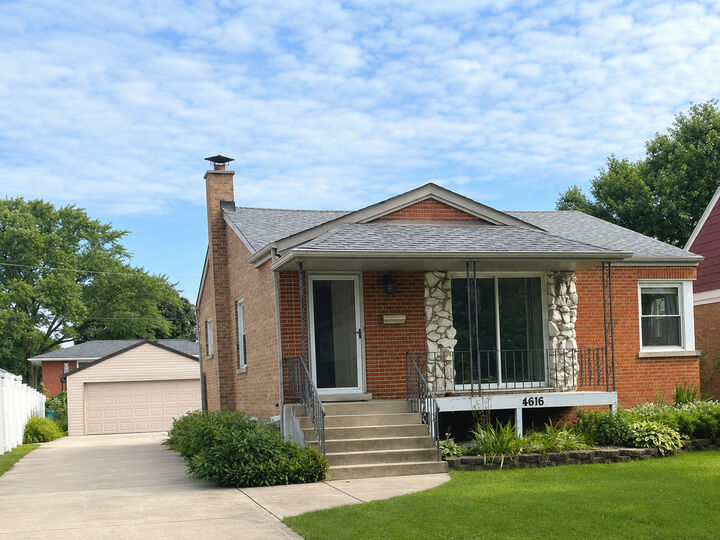 Property Photo: 4616 W 97th Place IL 60453