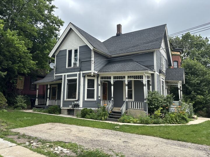 Property Photo: 318 North Street Lower IL 60120