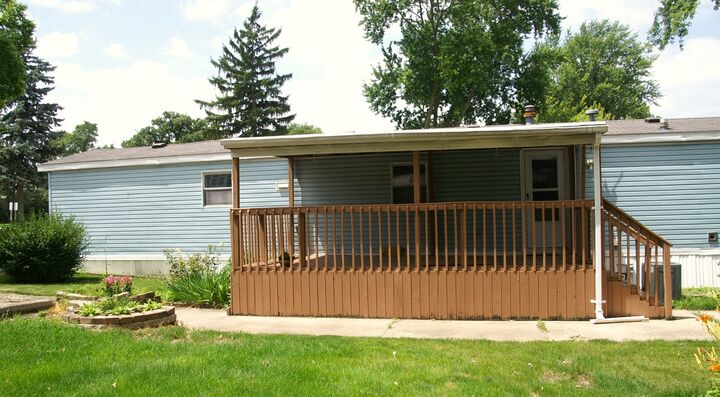 Property Photo: 1332 Douglas Avenue 84 IL 60538
