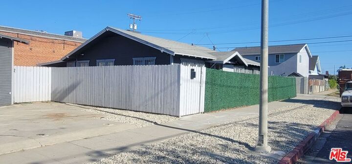 Property Photo:  762 W Gardena Boulevard  CA 90247 