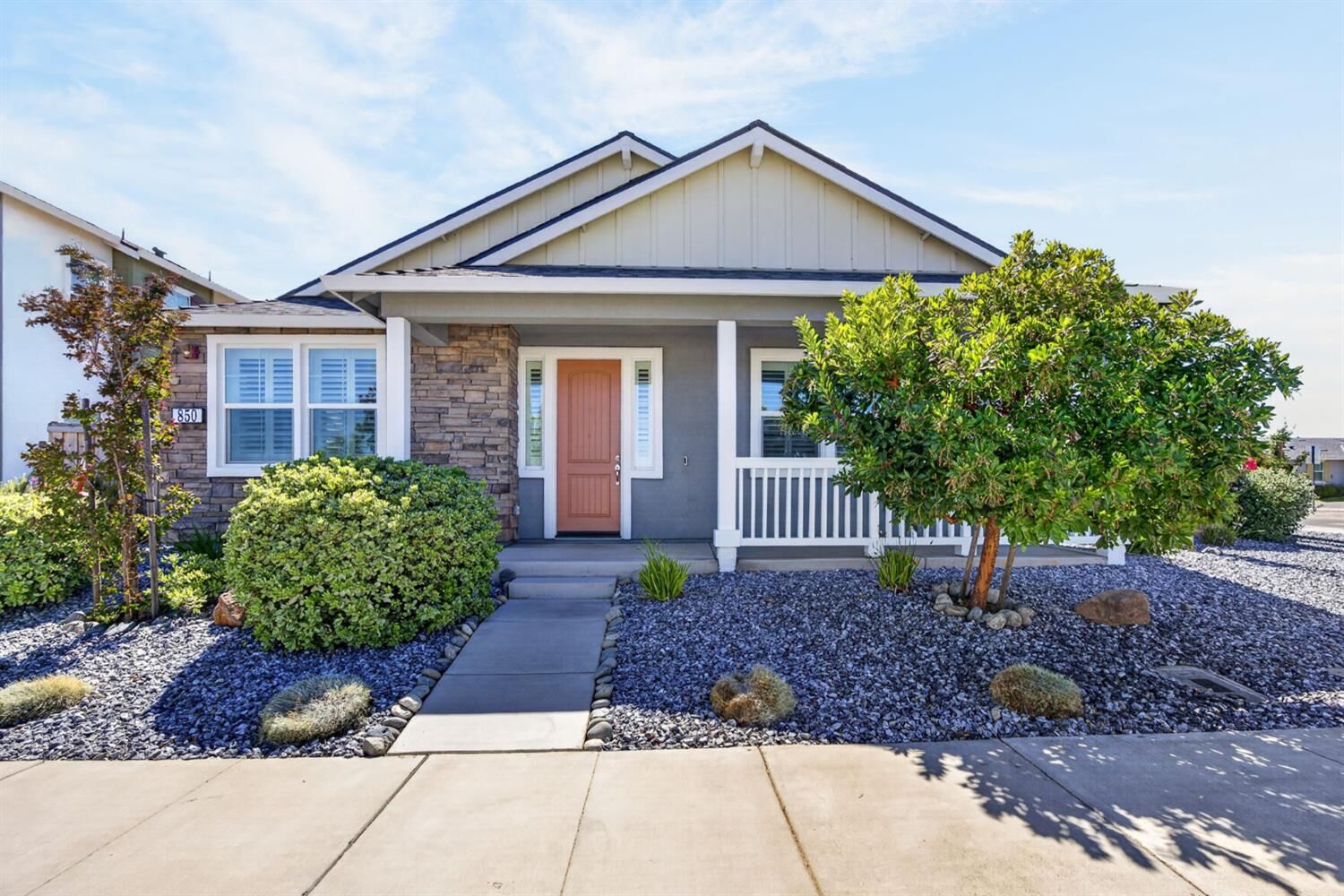 Property Photo:  850 W Main Street  CA 95694 