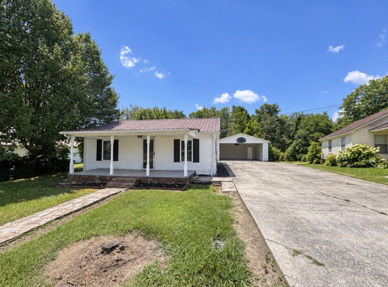 Property Photo:  229 Adams St  TN 37166 