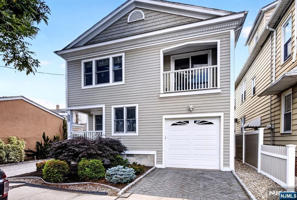 Property Photo:  112 Hathaway Street  NJ 07057 