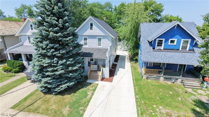 Property Photo:  1711 West 9th Street  OH 44004 