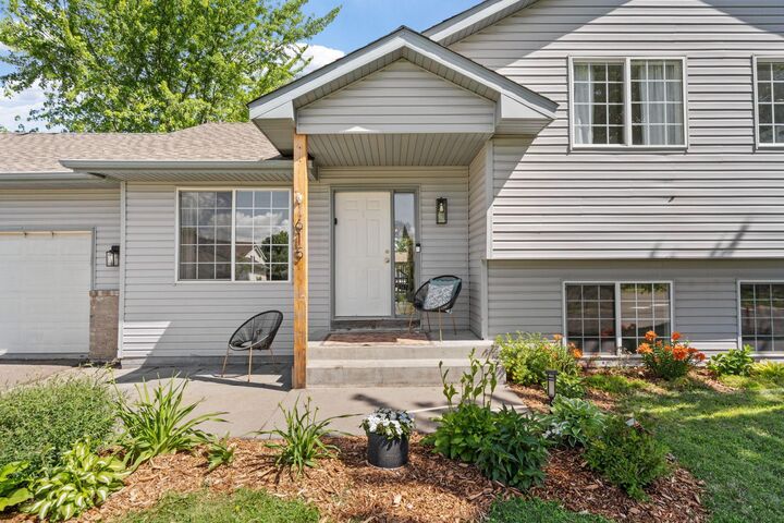 Property Photo: 615 Buffalo Hills Street MN 55313
