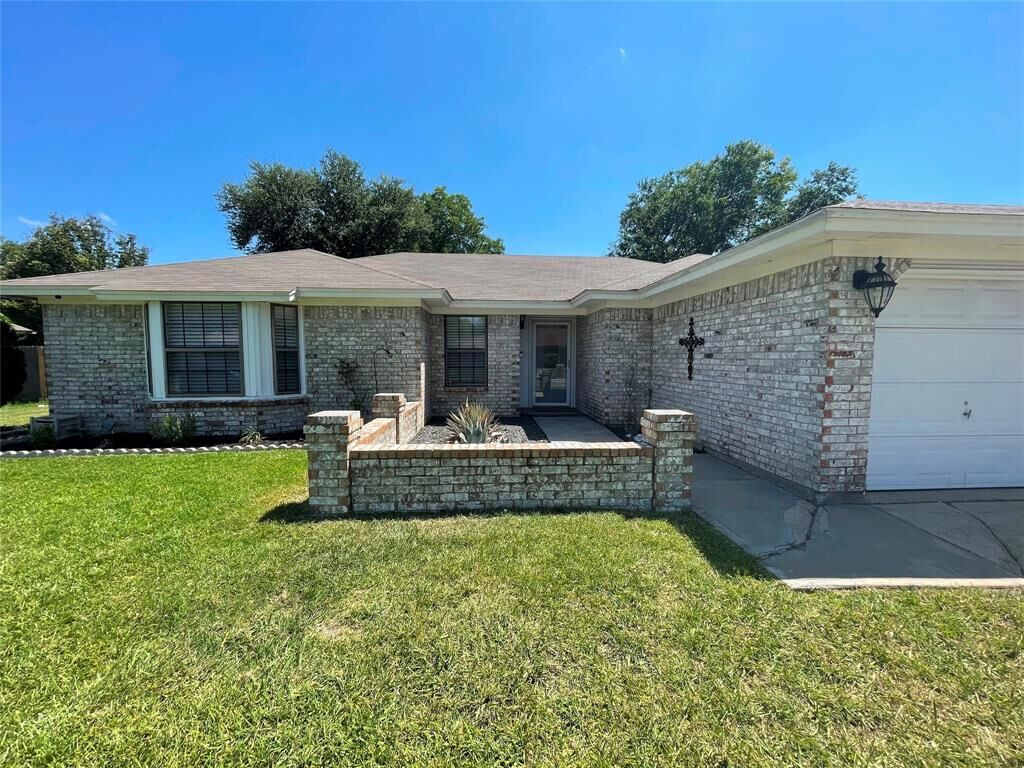 Property Photo:  3908 Chestnut Street  TX 76137 