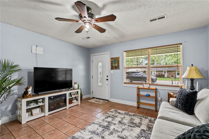 Property Photo: 1155 Jo Lynn Street AR 72761