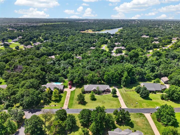 Property Photo:  1690 Deerwood Trail  OK 73034 
