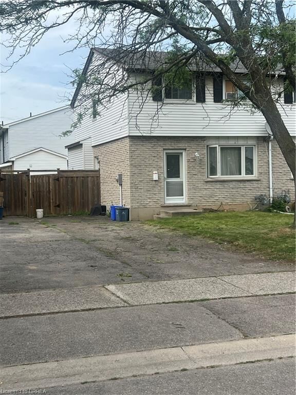 Property Photo: 35 Debby Crescent ON N3R 7A4