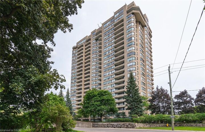 Property Photo:  6 Willow Street 1603  ON N2J 4S3 