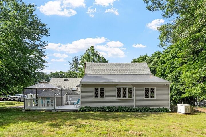 Property Photo:  15 Alderbrook Road  MA 01810 