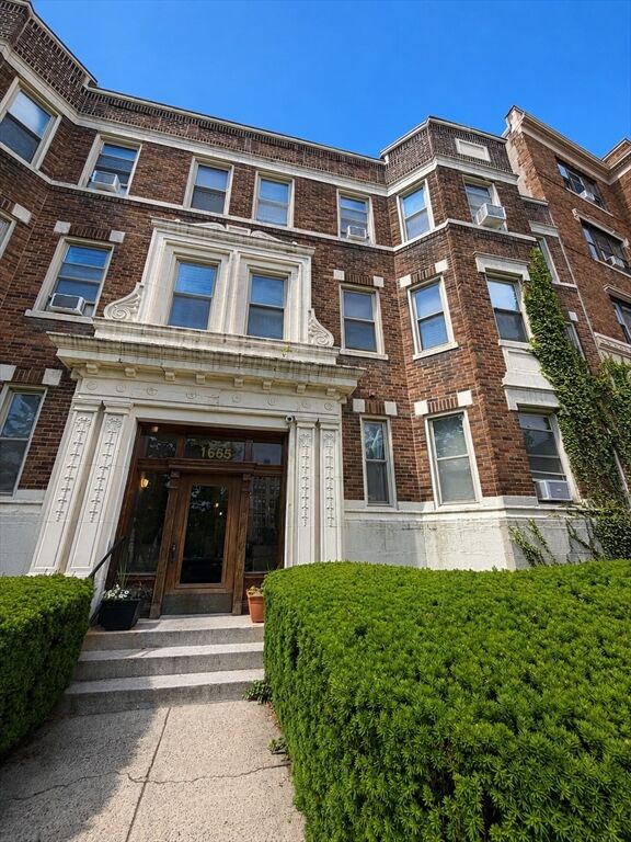 Property Photo: 1665 Commonwealth Ave 16 MA 02135