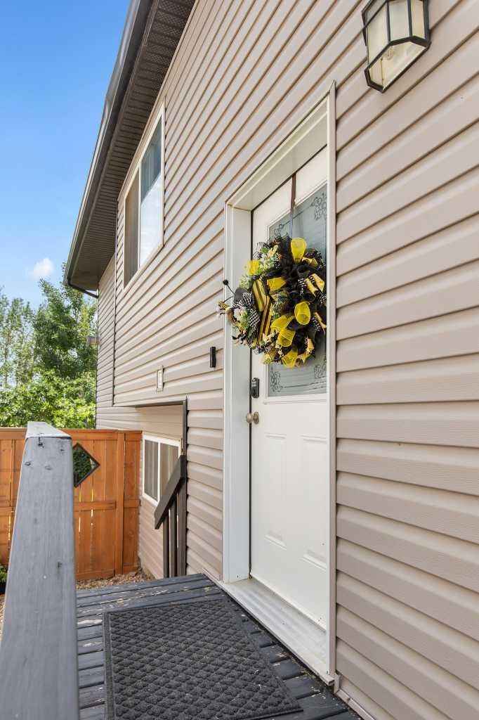 Property Photo:  85 Vista Road SE  AB T1B 0A3 