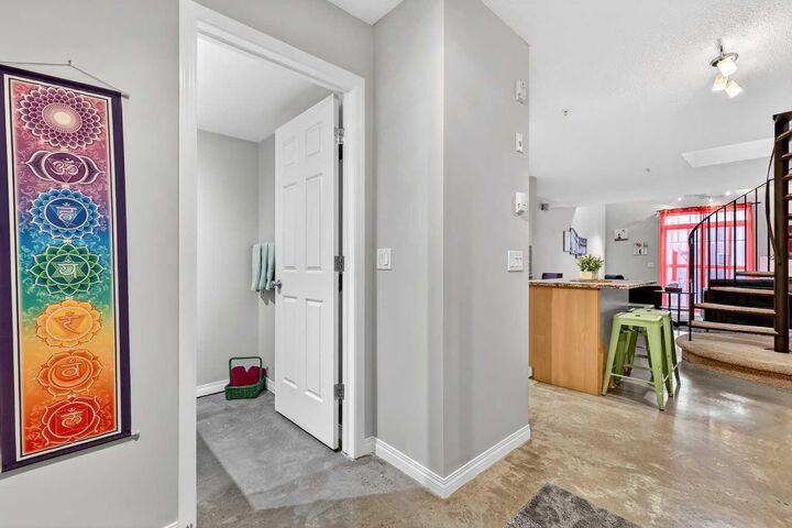 Property Photo:  1808 36 Avenue SW 324  AB T2T 6J2 