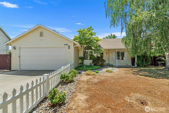 Property Photo:  2299 E Veedol Drive  WA 98802 